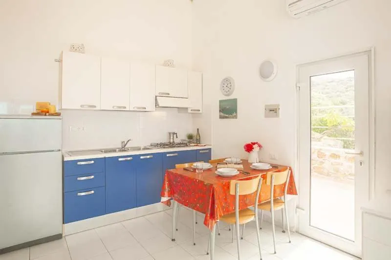 Apartment Giglio Verde 1 Campese  Italy